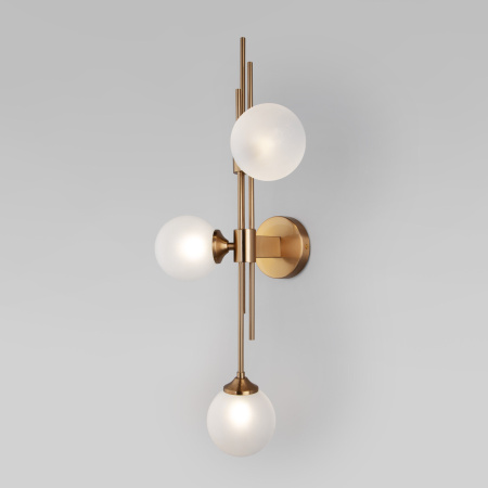 nastennyy-svetilnik-so-steklyannymi-plafonami-50383-3-latun-a065726_0001