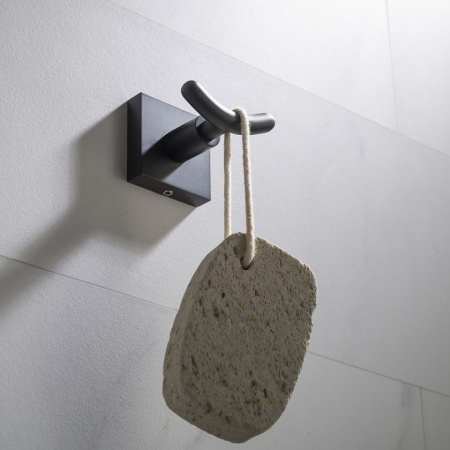 8fe6f7d9-80bc-11ea-91b7-0cc47ae7d2a2000701367_original